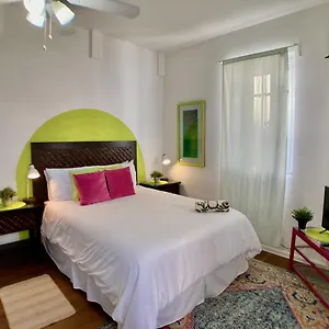 Tropical In Miramar Apartment San Juan